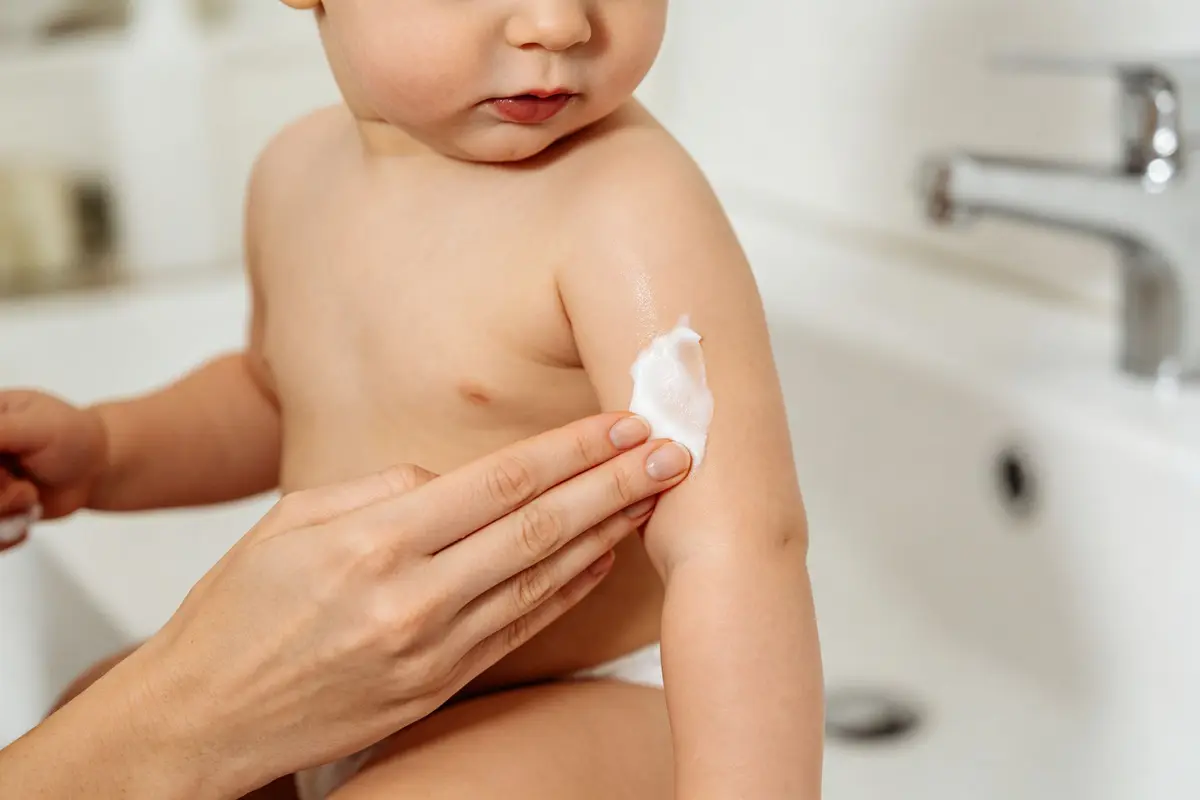 Baby Eczema: Causes, Treatment & Skincare Routine — A Mom's Guide